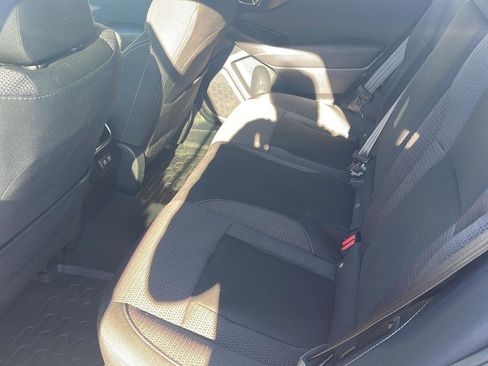 Used 2022 Subaru Outback Premium image 6