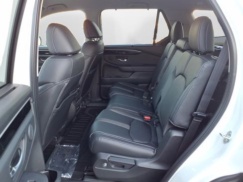New 2025 Honda Pilot EX-L image 8