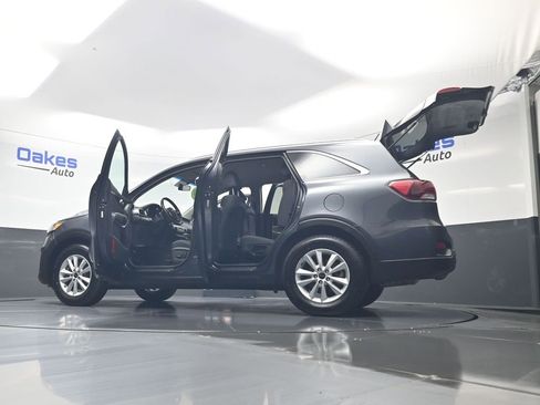 Used 2020 Kia Sorento LX w/ LX I4 Convenience Package AWD/4WD image 60