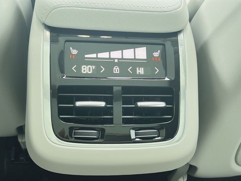 New 2026 Volvo XC60 B5 Ultra w/ Protection Package Premier AWD/4WD image 23