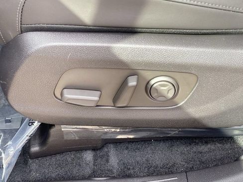 New 2026 Kia Carnival FWD image 13