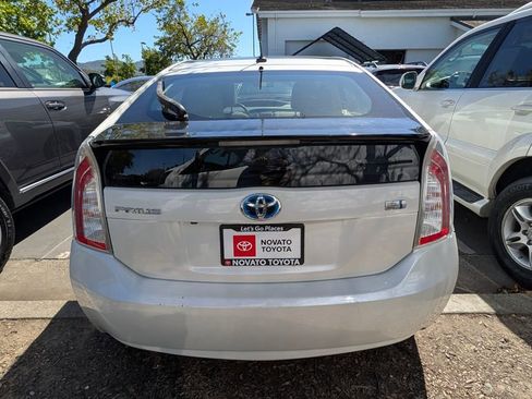 Used 2015 Toyota Prius Three w/ Solar Roof Package FWD image 6