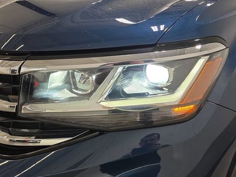 Used 2022 Volkswagen Atlas Cross Sport SE AWD/4WD image 28