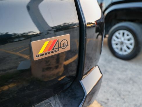 Used 2023 Toyota 4Runner 40th Anniversary SE AWD/4WD image 11