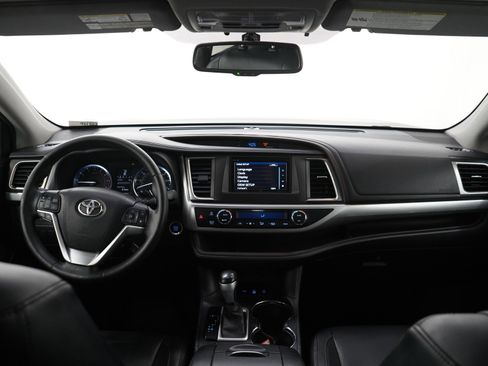 Used 2015 Toyota Highlander XLE AWD/4WD image 14