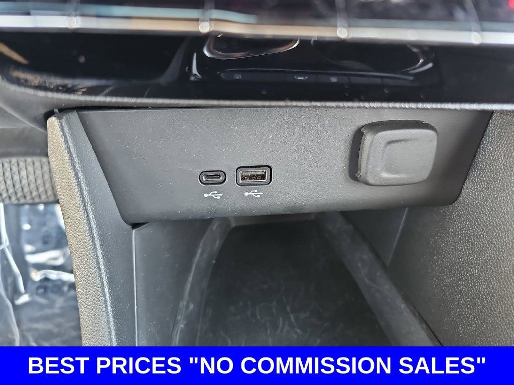 Used 2024 Buick Encore GX Avenir w/ Avenir Convenience Package FWD image 25