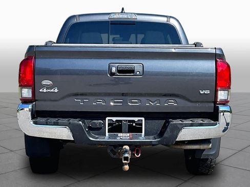 Used 2019 Toyota Tacoma SR5 AWD/4WD image 5