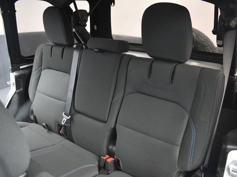 Used 2022 Jeep Wrangler Unlimited Rubicon 4xe image 17