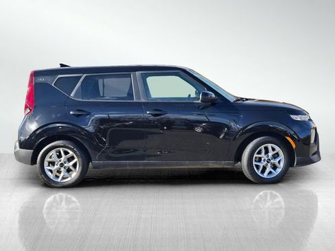 Used 2021 Kia Soul S image 3