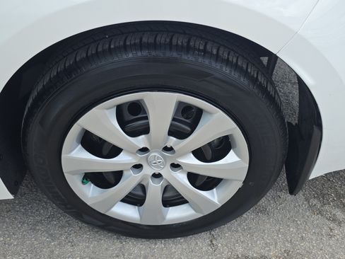 Used 2024 Toyota Corolla LE FWD image 13