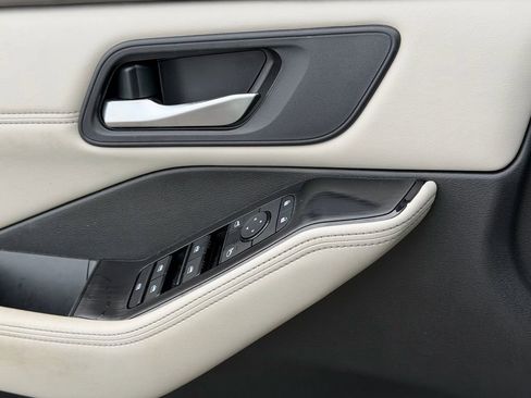 Certified 2023 Nissan Rogue SV w/ SV Premium B Package FWD image 23