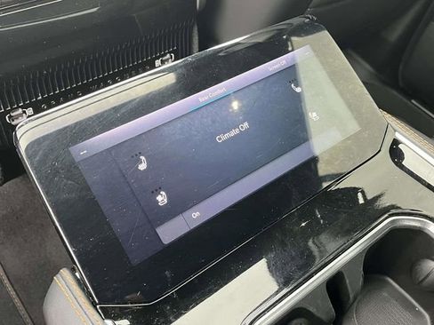 Used 2024 Jeep Grand Wagoneer L Series III image 21