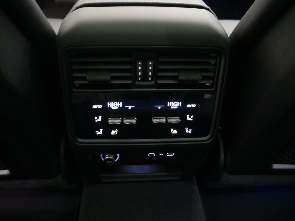 Certified 2026 Porsche Cayenne AWD/4WD image 40