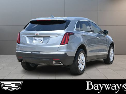 Used 2025 Cadillac XT5 Luxury w/ LPO, Floor Liner Package FWD image 6