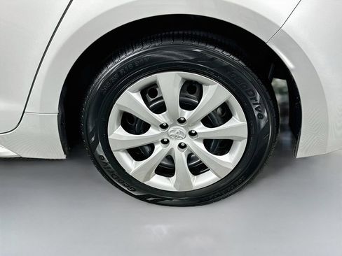 Used 2024 Toyota Corolla LE FWD image 30