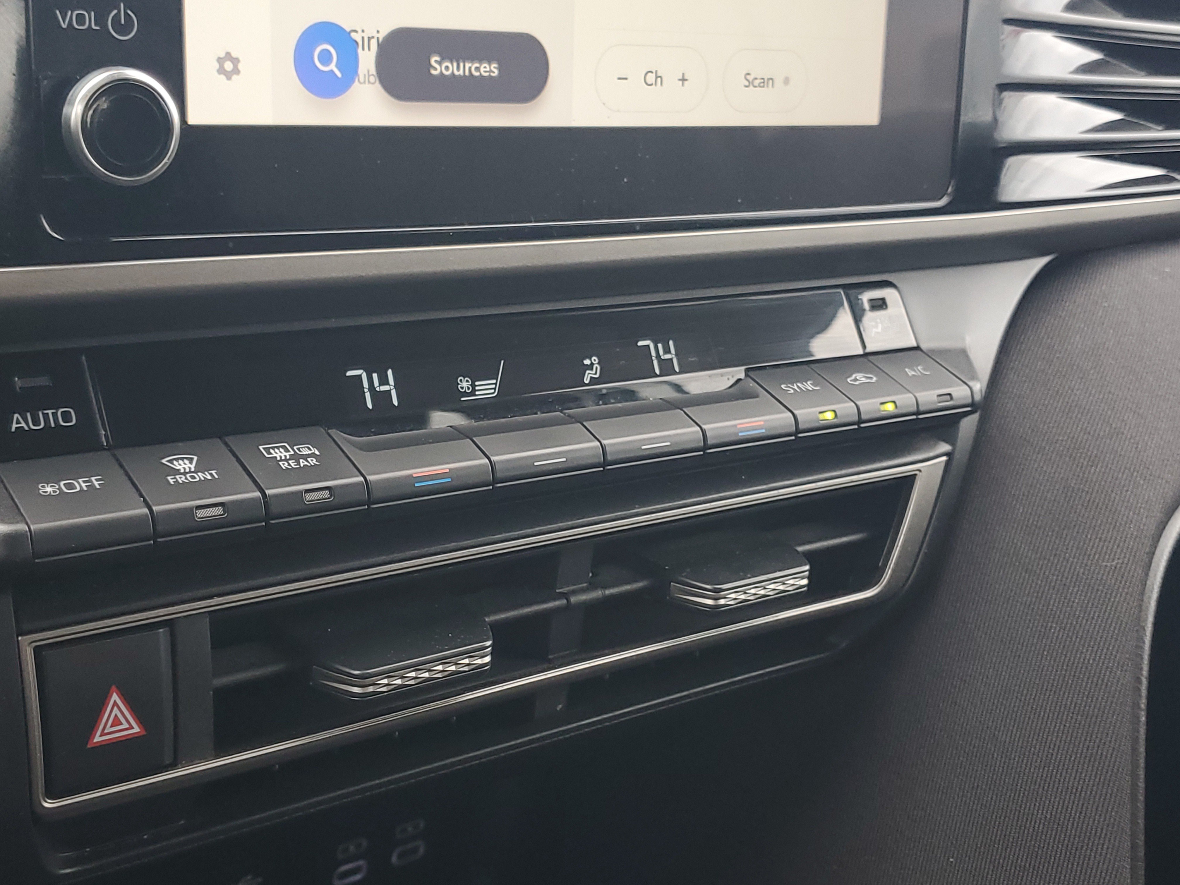 Certified 2025 Toyota Camry LE FWD image 28