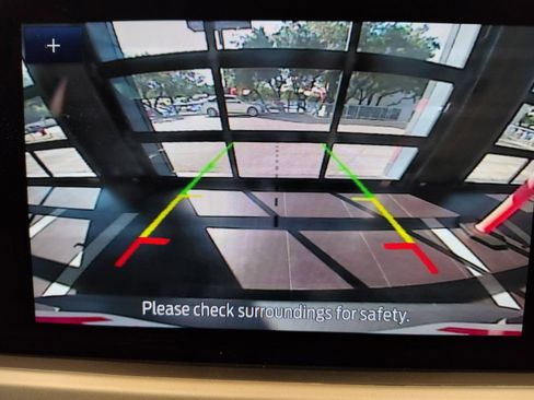 Used 2022 Ford Escape SE w/ SE Sport Appearance Package image 3