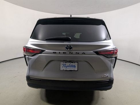 Used 2021 Toyota Sienna XLE FWD image 7