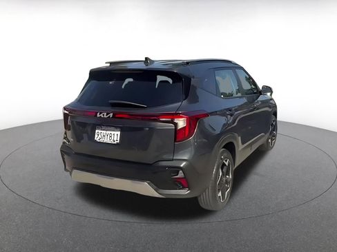 Used 2025 Kia Seltos S image 12