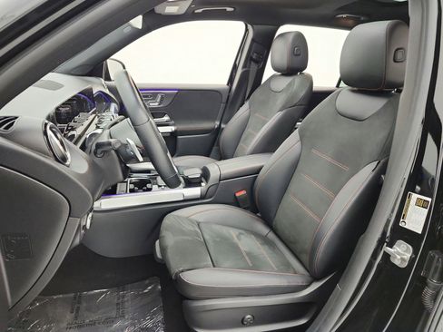 Used 2023 Mercedes-Benz GLB 250 image 10