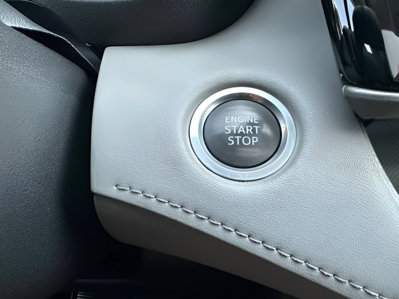 Used 2021 Toyota Highlander XLE AWD/4WD image 27