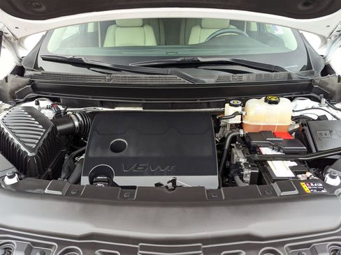 Used 2020 Buick Enclave Essence w/ Sound and Sites Package image 32