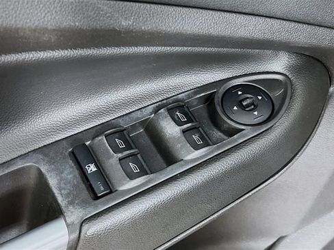 Used 2016 Ford Escape SE w/ Equipment Group 201A FWD image 9