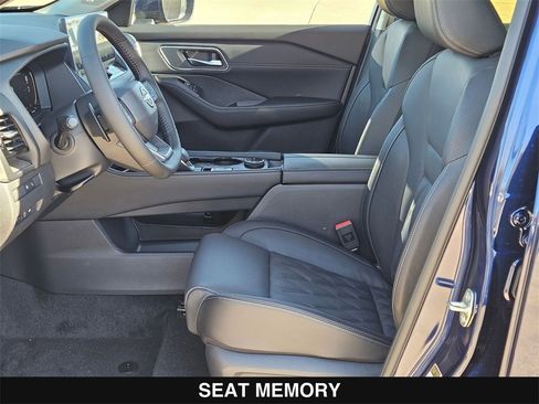 New 2026 Nissan Rogue Platinum image 11