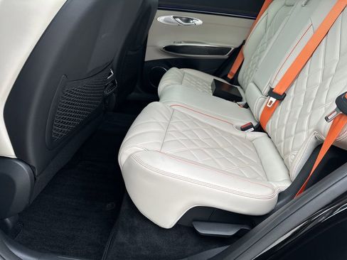 Used 2026 Genesis GV70 3.5T Sport Prestige image 32