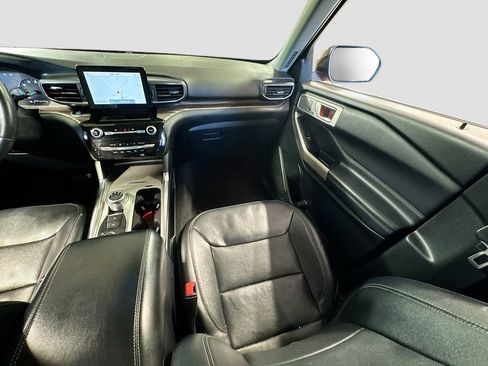 Used 2021 Ford Explorer Limited w/ Equipment Group 301A AWD/4WD image 14