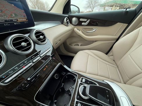 Used 2018 Mercedes-Benz GLC 300 4MATIC image 24