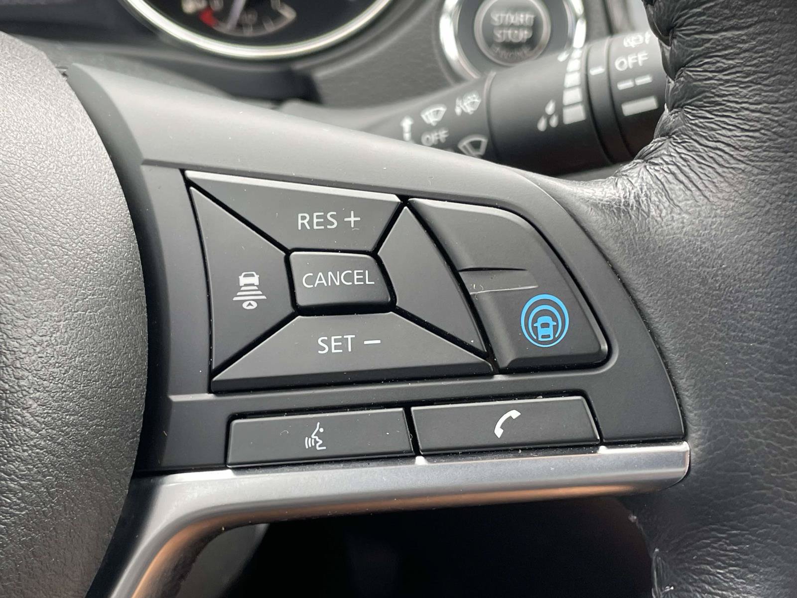 Used 2019 Nissan Rogue SV w/ Premium Package AWD/4WD image 12