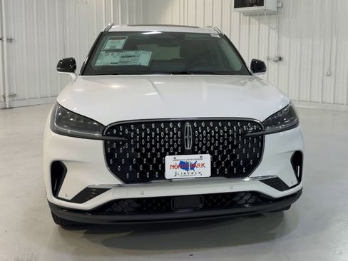 New 2026 Lincoln Aviator 2WD image 4