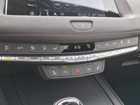 Certified 2023 Cadillac XT4 Luxury w/ Cold Weather Package image 23