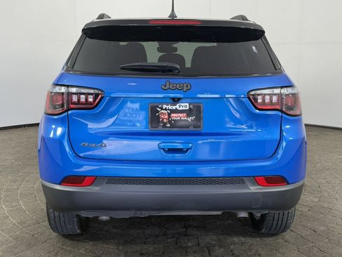 Used 2024 Jeep Compass Latitude w/ Convenience Group AWD/4WD image 6