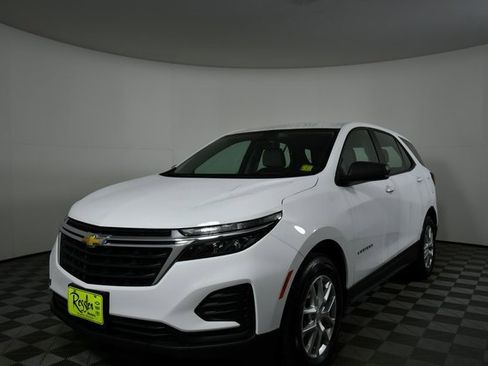 Used 2022 Chevrolet Equinox LS image 6