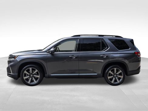 Used 2023 Honda Pilot Touring image 12