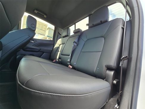 New 2025 Chevrolet Colorado LT w/ LT Convenience Package image 3