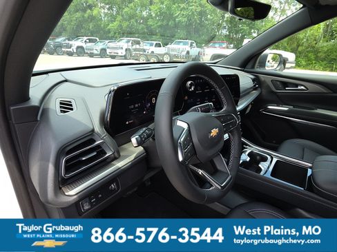 New 2026 Chevrolet Traverse LT w/ Sun and Wheel Package FWD image 14