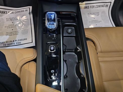 Certified 2023 Volvo XC60 B5 Ultimate w/ Climate Package AWD/4WD image 24