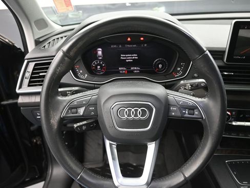 Used 2019 Audi Q5 Prestige w/ Prestige Package image 6