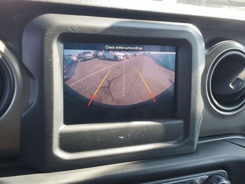 Used 2019 Jeep Wrangler Unlimited Sport S image 23