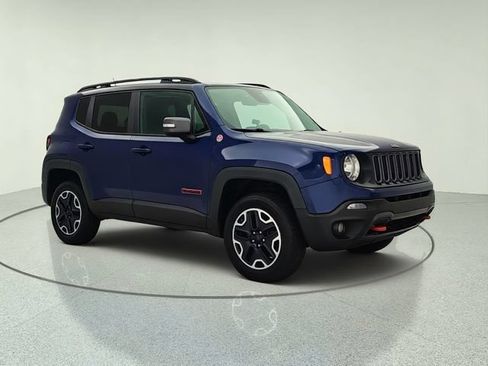 Used 2017 Jeep Renegade Trailhawk AWD/4WD image 8