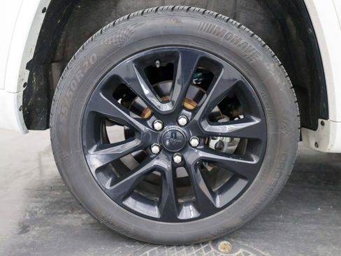 Used 2017 Jeep Grand Cherokee Altitude image 27