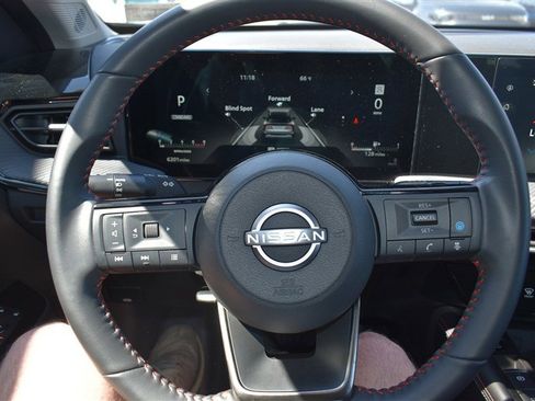 Used 2025 Nissan Kicks SR AWD/4WD image 14