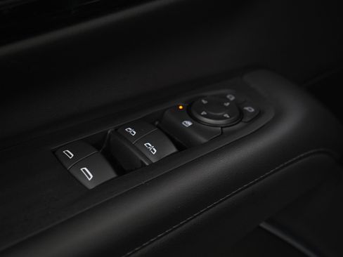 Used 2025 Chevrolet Tahoe Z71 AWD/4WD image 23