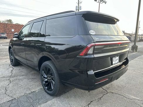 New 2025 Lincoln Navigator Reserve w/ Jet Appearance Package image 5