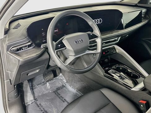 Certified 2025 Audi Q5 Premium w/ Convenience Package AWD/4WD image 9