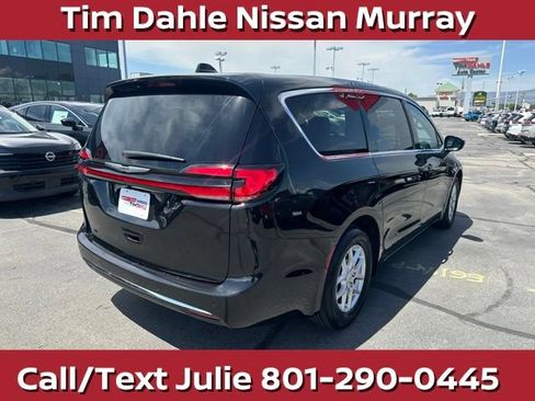 Used 2026 Chrysler Pacifica Select FWD image 11