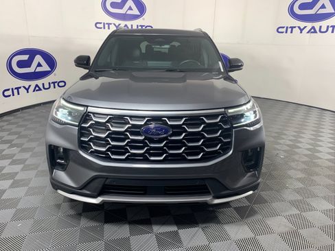 Used 2025 Ford Explorer Platinum RWD image 9
